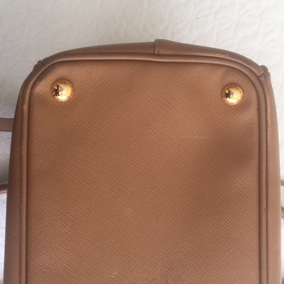 Prada Saffiano - Picture 5 of 6